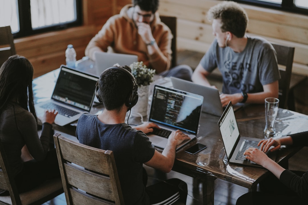 Was ist Content-Marketing - Team entwickelt gemeinsam Inhalte