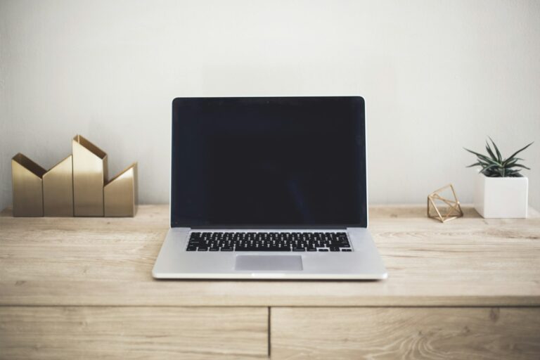 Boulevard Royal Luxembourg Abbuchung – Kontoauszug am Laptop prüfen