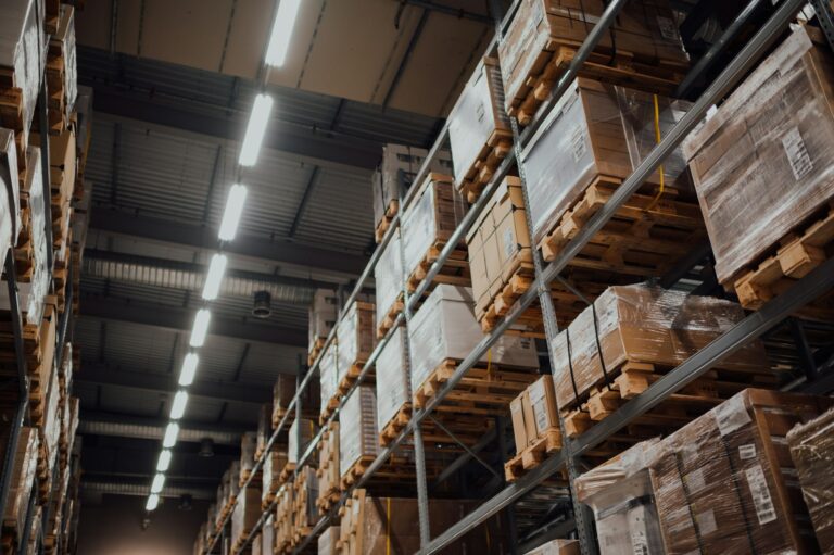 Shipper only, not Seller: Was der Hinweis bei deinem Paket bedeutet Shipper only not Seller – Pakete im Versandlager