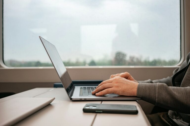 Vacaciones eDreams SL Abbuchung – Kontoauszug am Laptop prüfen